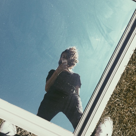 Meet your Posher, Gwenyth - Picture 2 of 2